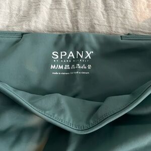 Spanx medium leggings